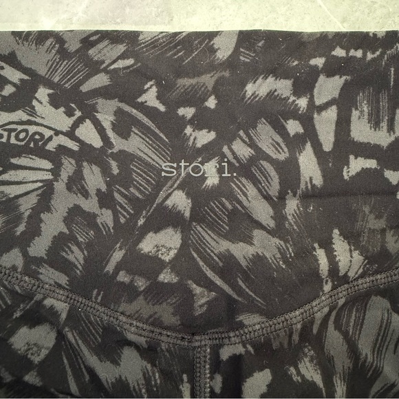 Women’s Stori Floral Patterned 7” Biker Shorts Workout Athletic Size 2 - Picture 9 of 15
